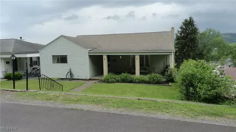 521 Georgia Ave, Chester, WV 26034