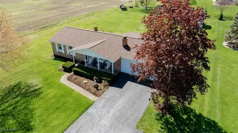 1103 E Pine Lake Rd, Salem, OH 44460