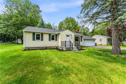 1134 Lancer Dr, Amherst, OH 44001
