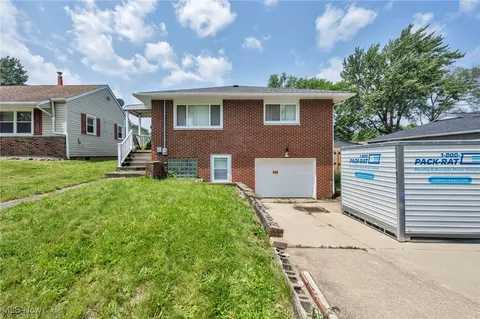 146 Hillman Rd, Akron, OH 44312