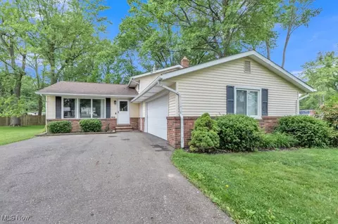1999 Berger Ave, Stow, OH 44224