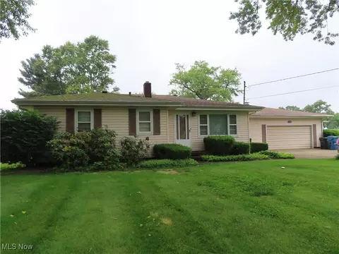 5754 Stalnaker Dr, North Canton, OH 44720