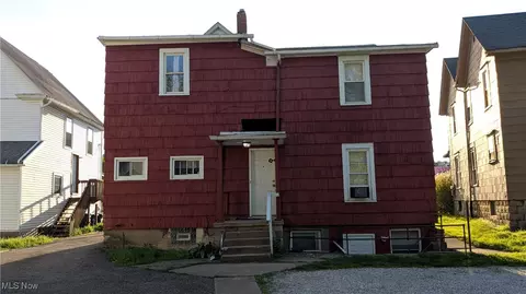 397 Spicer St, Akron, OH 44311 photo 2