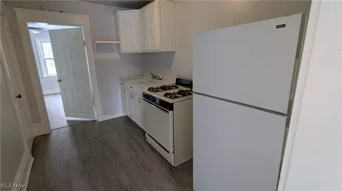 397 Spicer St, Akron, OH 44311 photo 8