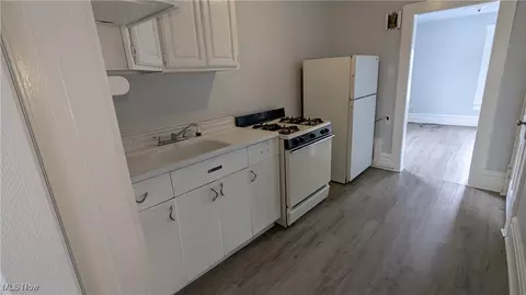 397 Spicer St, Akron, OH 44311 photo 7