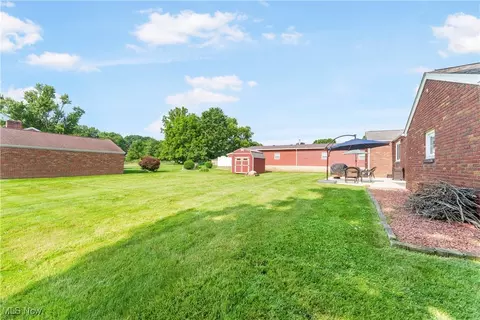 Exterior - 230 Hamilton Blvd, Struthers, OH 44471 photo 13 of 14