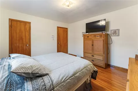 Bedroom - 230 Hamilton Blvd, Struthers, OH 44471 photo 2 of 2