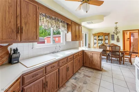 Kitchen - 230 Hamilton Blvd, Struthers, OH 44471 photo 1 of 3