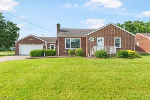 230 Hamilton Blvd, Struthers, OH 44471