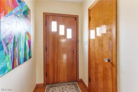 Entry Way - 230 Hamilton Blvd, Struthers, OH 44471 photo 1 of 4