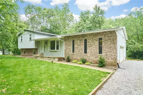53 Joel Dr, Mogadore, OH 44260