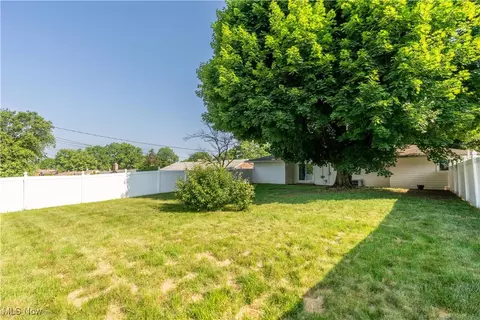 Exterior - 3900 22nd St NW, Canton, OH 44708 photo 4 of 5
