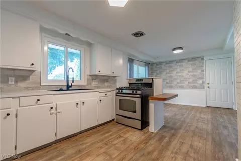 Kitchen - 3900 22nd St NW, Canton, OH 44708 photo 2 of 2
