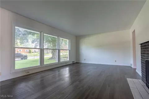 Living - 3900 22nd St NW, Canton, OH 44708 photo 3 of 5