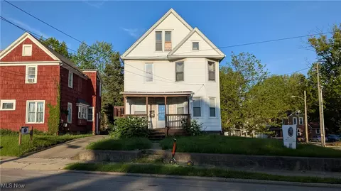 403 Spicer St, Akron, OH 44311
