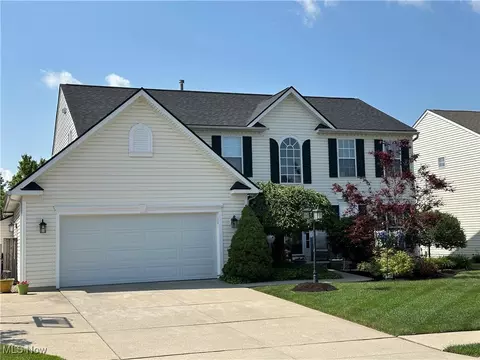 1005 Lonetree Ct, Brunswick Hills, OH 44212