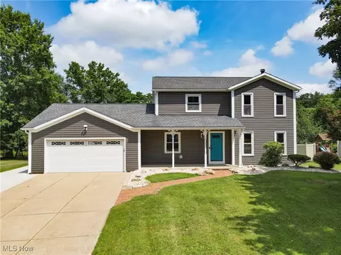 1395 Gray Fox Dr, North Canton, OH 44720