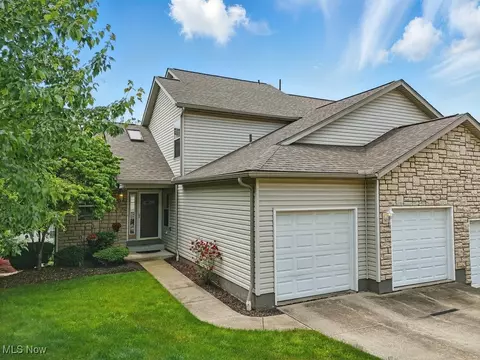 91 Falling Water Cir, Munroe Falls, OH 44262