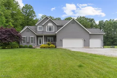 3202 S Lipkey Rd, North Jackson, OH 44451