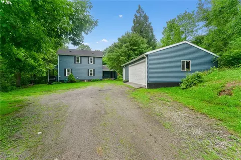 5750 Robinson Rd, Lowellville, OH 44436