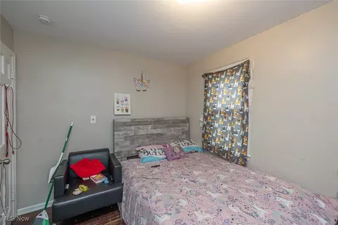 21202 Franklin Rd, Maple Heights, OH 44137 photo 8