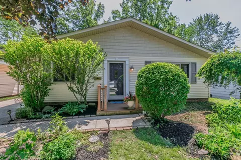 29312 Nehls Park Dr, Wickliffe, OH 44092