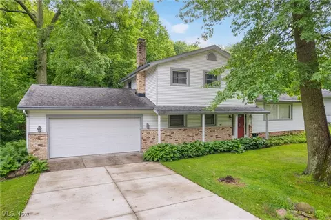 3467 Marian Rd, Ravenna, OH 44266