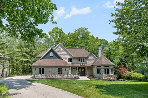 39150 Glenlivet Ct, Solon, OH 44139