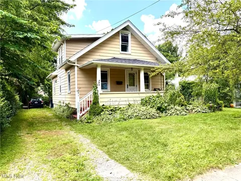 298 Pauline Ave, Akron, OH 44312