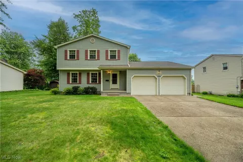 3042 Straley Ln, Youngstown, OH 44511