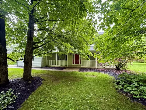 12854 Rockhaven Rd, Chesterland, OH 44026