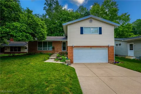 777 Castle Blvd, Akron, OH 44313