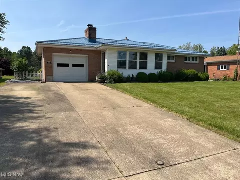 812 Ike St, Minerva, OH 44657 photo 3