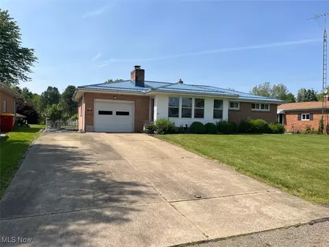 812 Ike St, Minerva, OH 44657