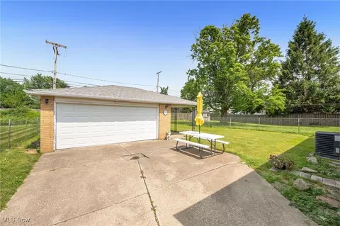 233 E 305th St, Willowick, OH 44095 photo 24