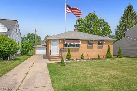233 E 305th St, Willowick, OH 44095