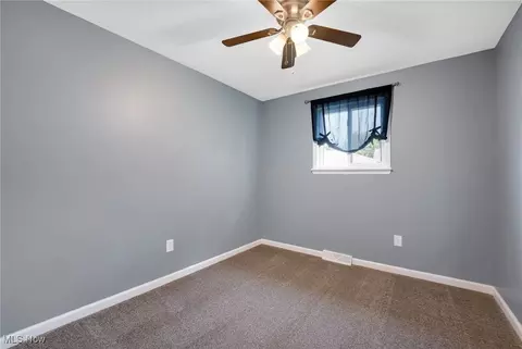 233 E 305th St, Willowick, OH 44095 photo 13