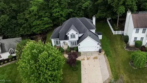 620 Ridgeline Dr, Cuyahoga Falls, OH 44223