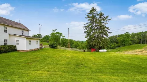 Exterior - 73117 Deck Rd, Freeport, OH 43973 photo 8 of 9