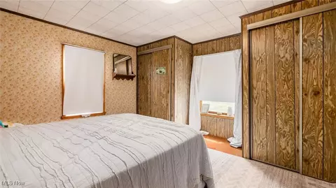 Bedroom - 73117 Deck Rd, Freeport, OH 43973 photo 4 of 7