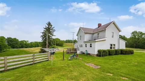 Exterior - 73117 Deck Rd, Freeport, OH 43973 photo 7 of 9