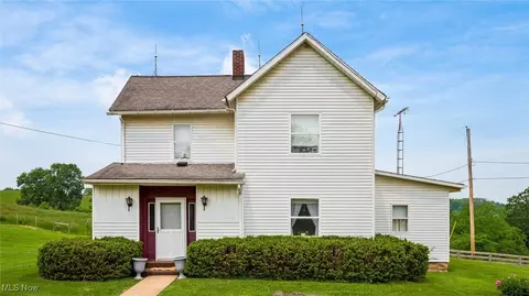 Exterior - 73117 Deck Rd, Freeport, OH 43973 photo 3 of 9