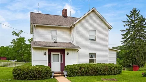 Exterior - 73117 Deck Rd, Freeport, OH 43973 photo 4 of 9