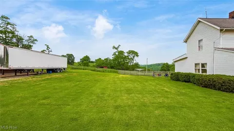 Exterior - 73117 Deck Rd, Freeport, OH 43973 photo 6 of 9