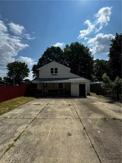 1489 Lakeview St, Akron, OH 44312