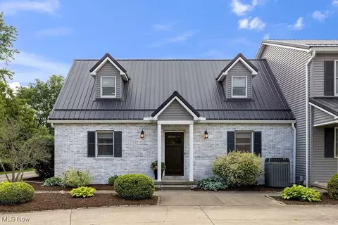 2753 Country Meadows Dr UNIT A, Shelby, OH 44875