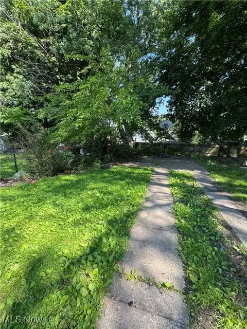 1310 W 8th St, Ashtabula, OH 44004 photo 5