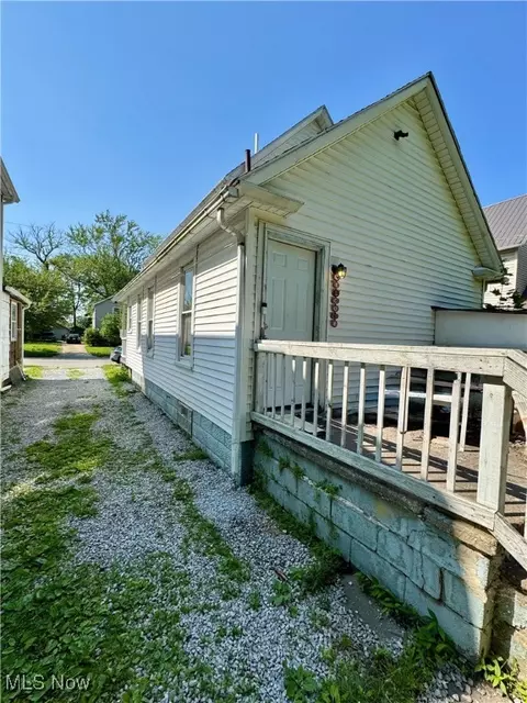 1310 W 8th St, Ashtabula, OH 44004 photo 4