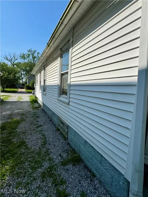 1310 W 8th St, Ashtabula, OH 44004 photo 3