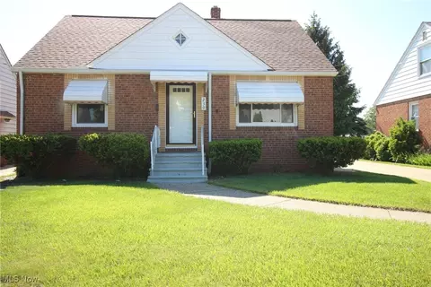 230 E 242nd St, Euclid, OH 44123